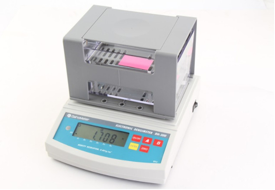 DH - 300 متر كثافة الحبيبات البلاستيكية AC 100V - 240V للمواد PVC / PE